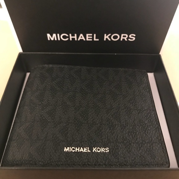 New, Michael Kors Jet Set Wallet ❤️